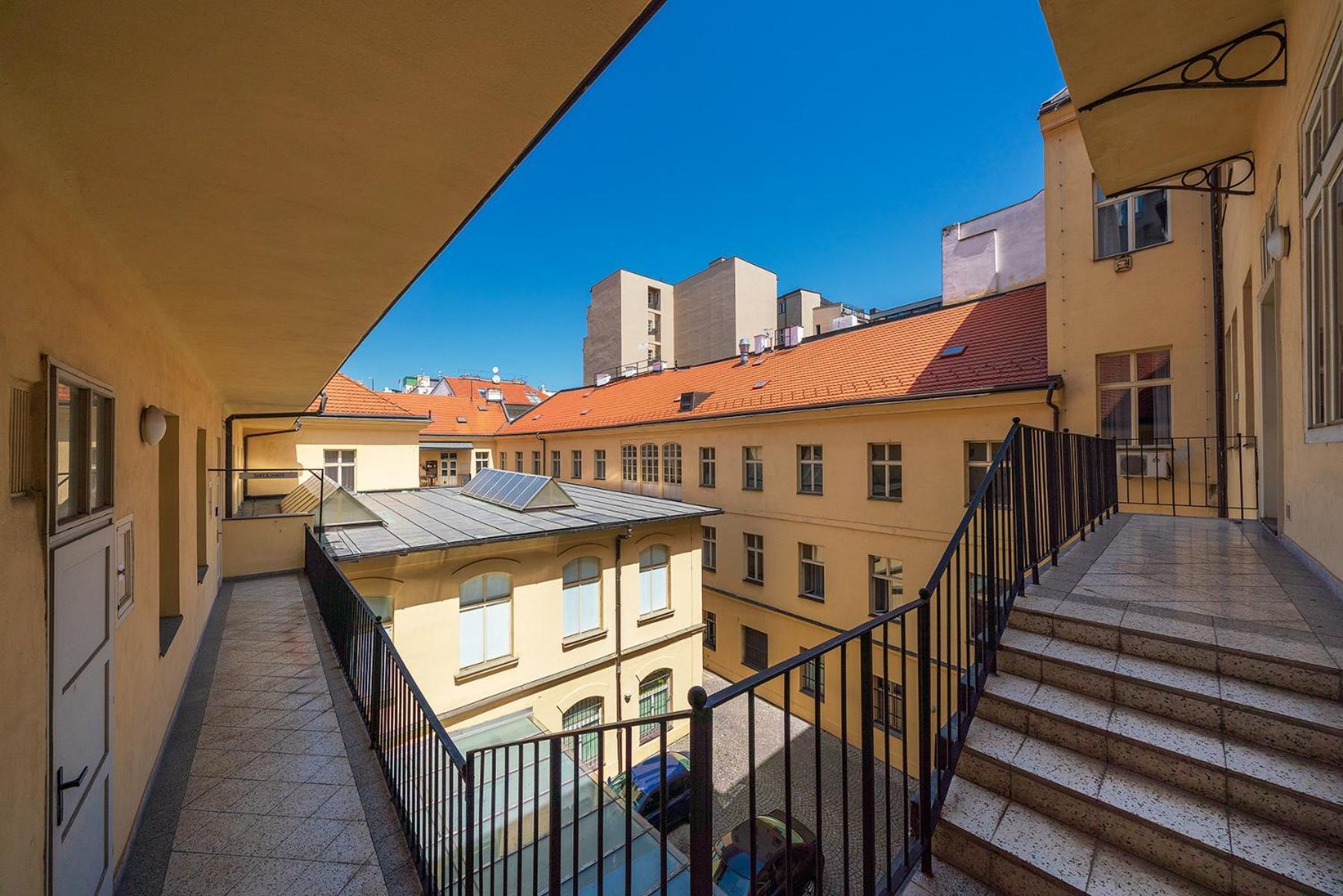 Quiet City Center Apartment In Hip & Foodie Area Prague Luaran gambar